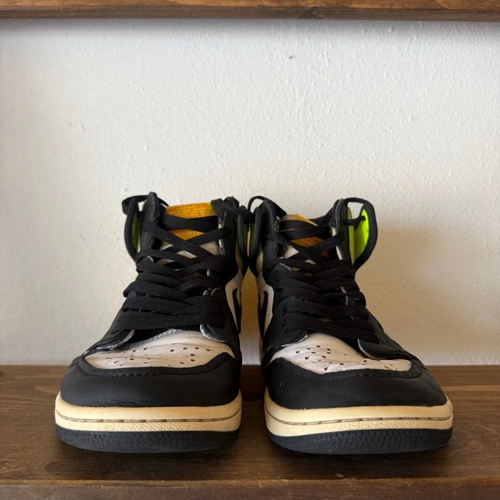 Nike Air Jordan 1 Mens Size 8 Retro High OG Volt Gold Black White 555088-118